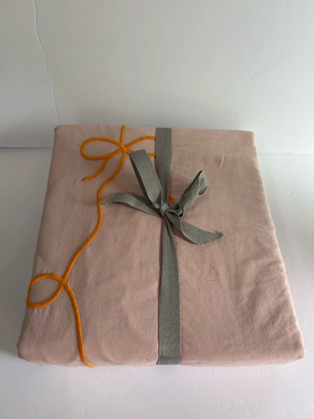 NWOT Urban Outfitters Lacey Bows Embroidered Duvet Cover Size Twin XL